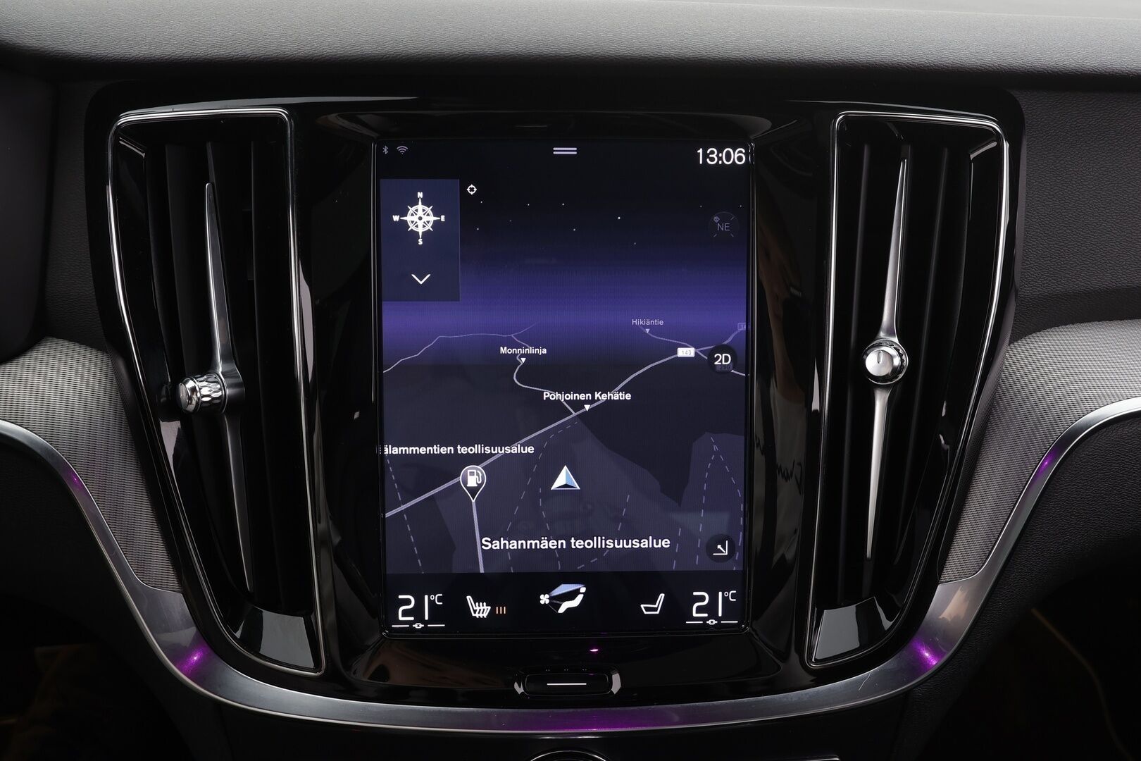 Volvo V60 2020 T8 TwE AWD R-Design aut * Panorama / Webasto / Koukku / ACC / Full-LED / P.kamera / Sporttipenkki Muistilla / Navi * - 2x Latauskaapelit / Kahdet renkaat - Osta nyt, maksa vasta ensi vuonna