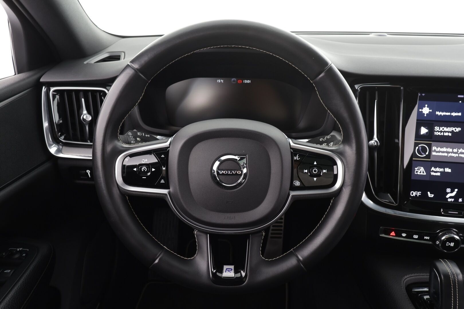 Volvo V60 2020 T8 TwE AWD R-Design aut * Panorama / Webasto / Koukku / ACC / Full-LED / P.kamera / Sporttipenkki Muistilla / Navi * - 2x Latauskaapelit / Kahdet renkaat - Osta nyt, maksa vasta ensi vuonna