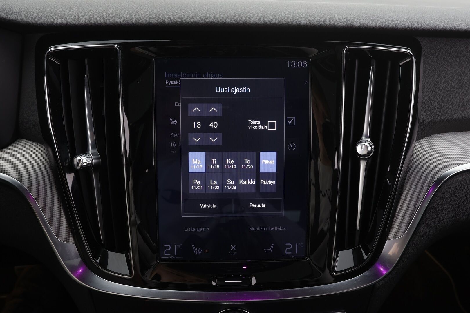 Volvo V60 2020 T8 TwE AWD R-Design aut * Panorama / Webasto / Koukku / ACC / Full-LED / P.kamera / Sporttipenkki Muistilla / Navi * - 2x Latauskaapelit / Kahdet renkaat - Osta nyt, maksa vasta ensi vuonna