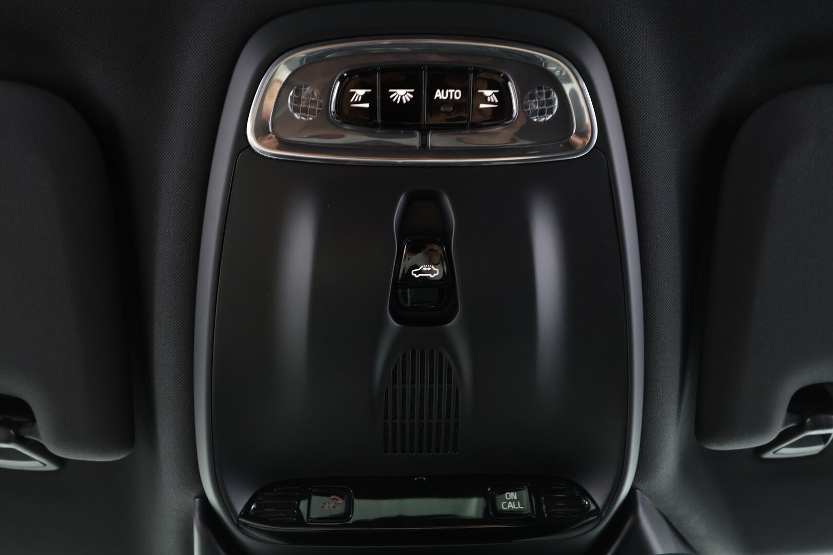 Volvo V60 2020 T8 TwE AWD R-Design aut * Panorama / Webasto / Koukku / ACC / Full-LED / P.kamera / Sporttipenkki Muistilla / Navi * - 2x Latauskaapelit / Kahdet renkaat - Osta nyt, maksa vasta ensi vuonna