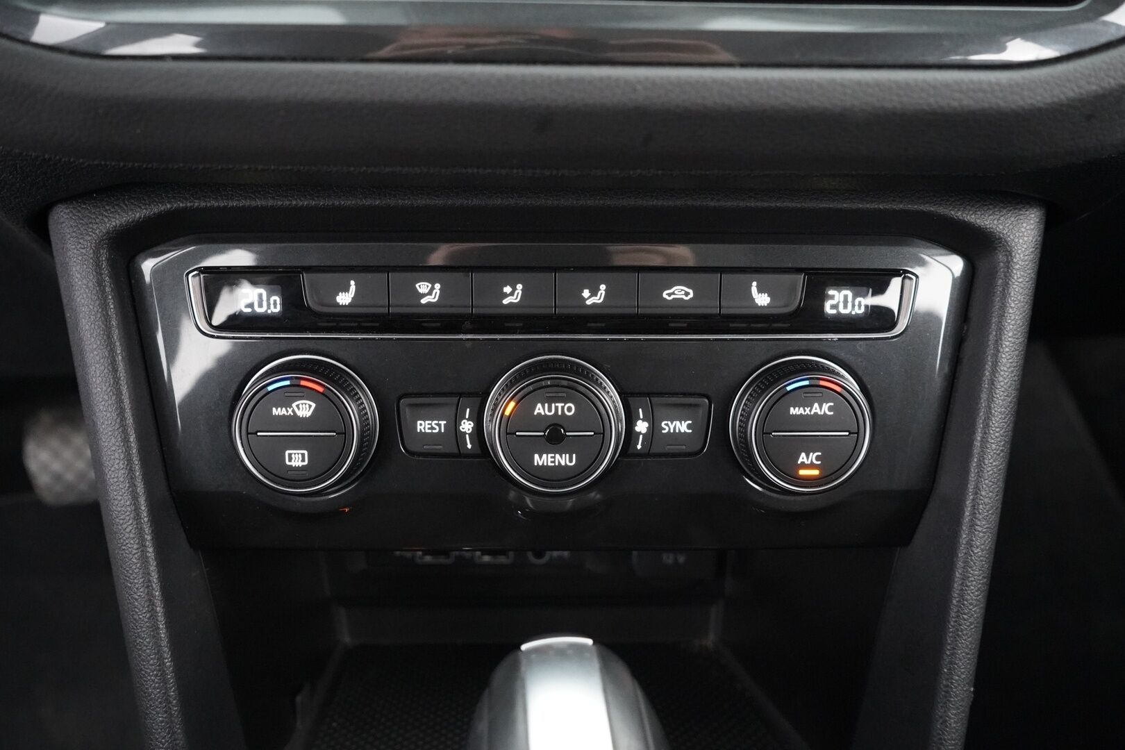 Volkswagen Tiguan 2020 1,5 TSI EVO 110kW (150hv) DSG-Automaatti - ACC | Peruutuskamera | Tutkat | Apple Carplay & AndroidAuto | LED | Kahdet hyvät renkaat VW:n vanteilla | Juuri huollettu! 