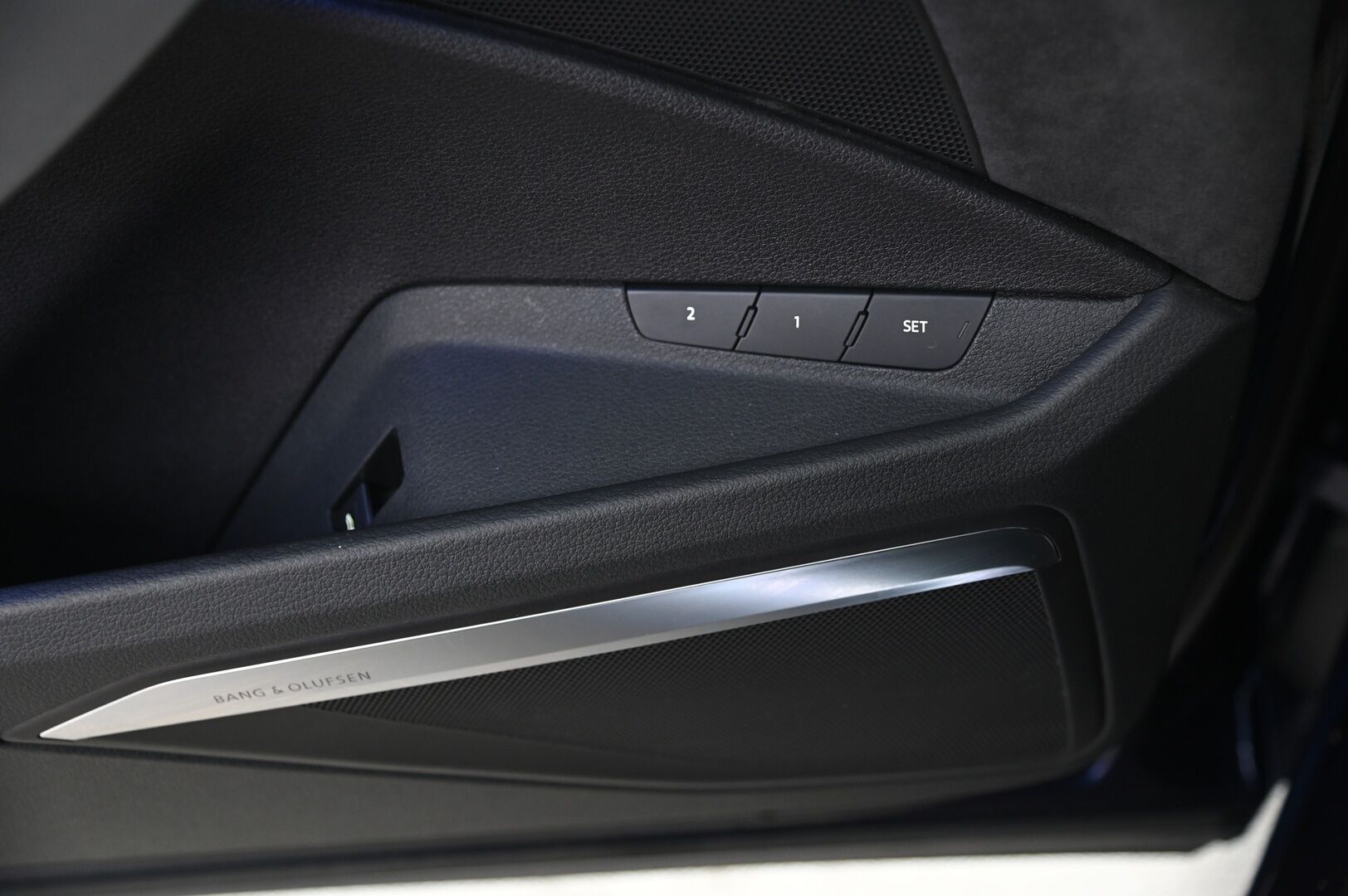 Audi e-tron 2020 Sportback S line 50 quattro - ACC | Matrix LED | HUD | Panorama | Navarra Blue | Bang&Olufsen | Timanttitikatut Nahkaistuimet | S-Line | 360 | Vetokoukku | Virtuaaliset ulkopeilit | SoH 92,7% | 2x renkaat&aluvantein