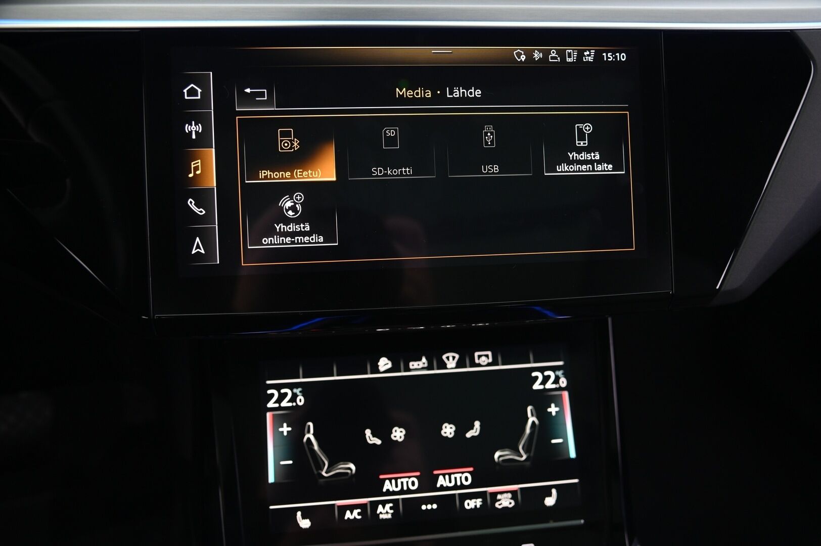 Audi e-tron 2020 Sportback S line 50 quattro - ACC | Matrix LED | HUD | Panorama | Navarra Blue | Bang&Olufsen | Timanttitikatut Nahkaistuimet | S-Line | 360 | Vetokoukku | Virtuaaliset ulkopeilit | SoH 92,7% | 2x renkaat&aluvantein