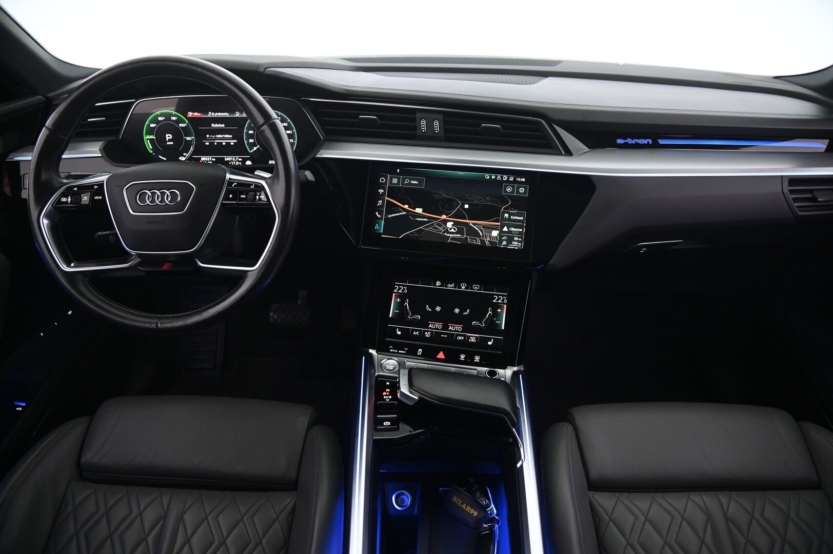 Audi e-tron 2020 Sportback S line 50 quattro - ACC | Matrix LED | HUD | Panorama | Navarra Blue | Bang&Olufsen | Timanttitikatut Nahkaistuimet | S-Line | 360 | Vetokoukku | Virtuaaliset ulkopeilit | SoH 92,7% | 2x renkaat&aluvantein