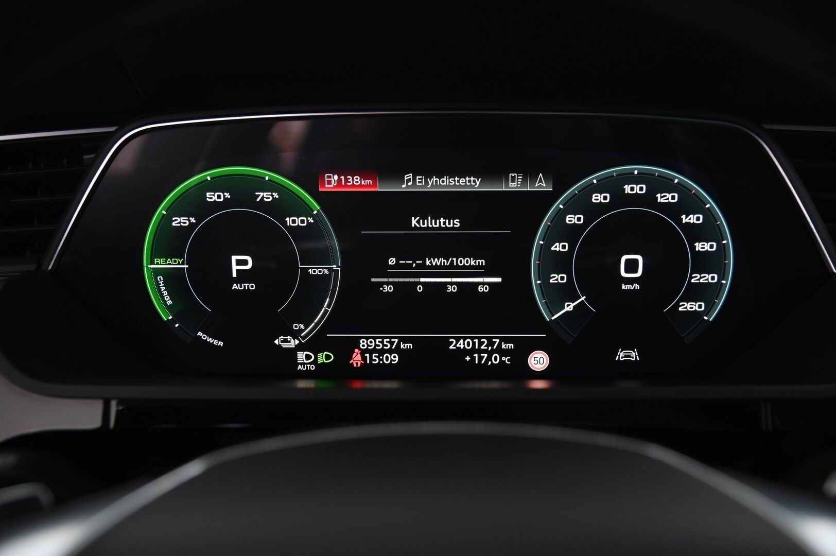 Audi e-tron 2020 Sportback S line 50 quattro - ACC | Matrix LED | HUD | Panorama | Navarra Blue | Bang&Olufsen | Timanttitikatut Nahkaistuimet | S-Line | 360 | Vetokoukku | Virtuaaliset ulkopeilit | SoH 92,7% | 2x renkaat&aluvantein