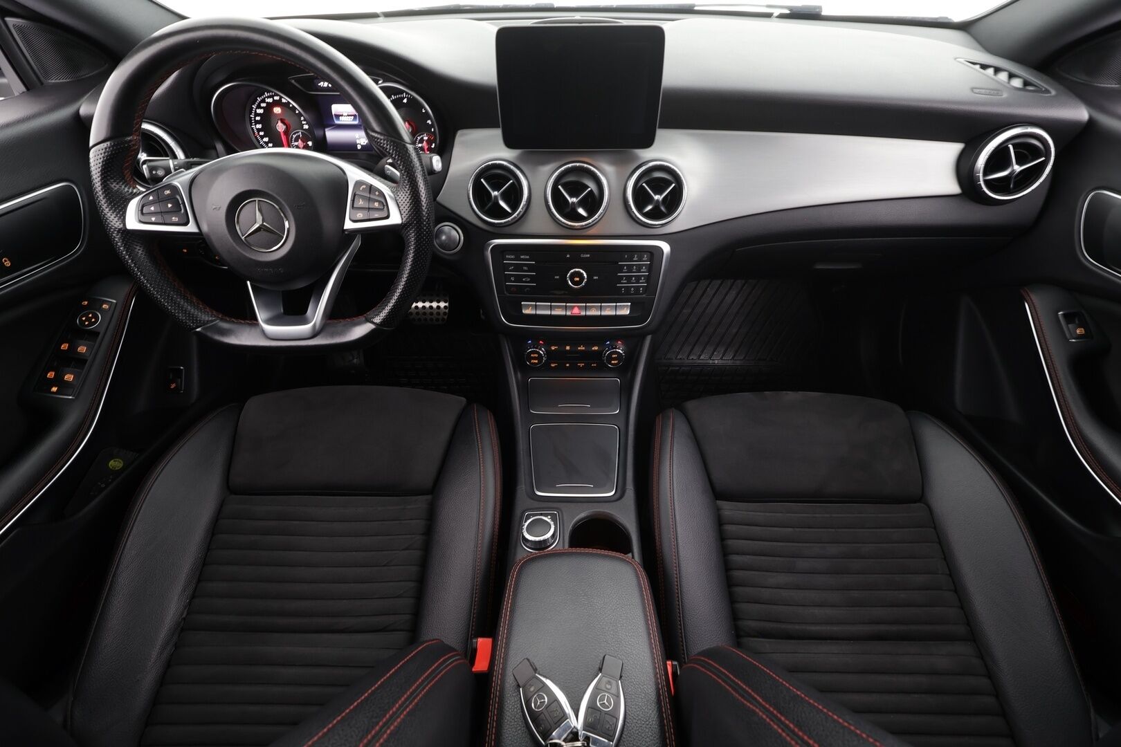 Mercedes-Benz CLA 2017 220 d 4Matic A Shooting Brake Business AMG * Koukku / LED-High Performance / Lohkolämmitin / Vakkari / Lasikattoluukku * - P.Kamera / Sportpenkit / Kahdet renkaat