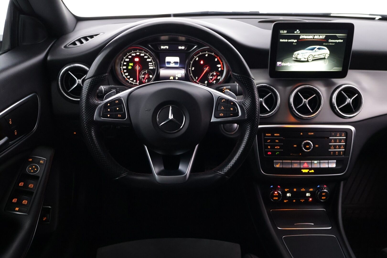 Mercedes-Benz CLA 2017 220 d 4Matic A Shooting Brake Business AMG - | S-Koukku | Ei Adblue | Kattoluukku | P-Kamera | Tutkat | LED | Nahka-alcantara sporttipenkit | S-Luukku |