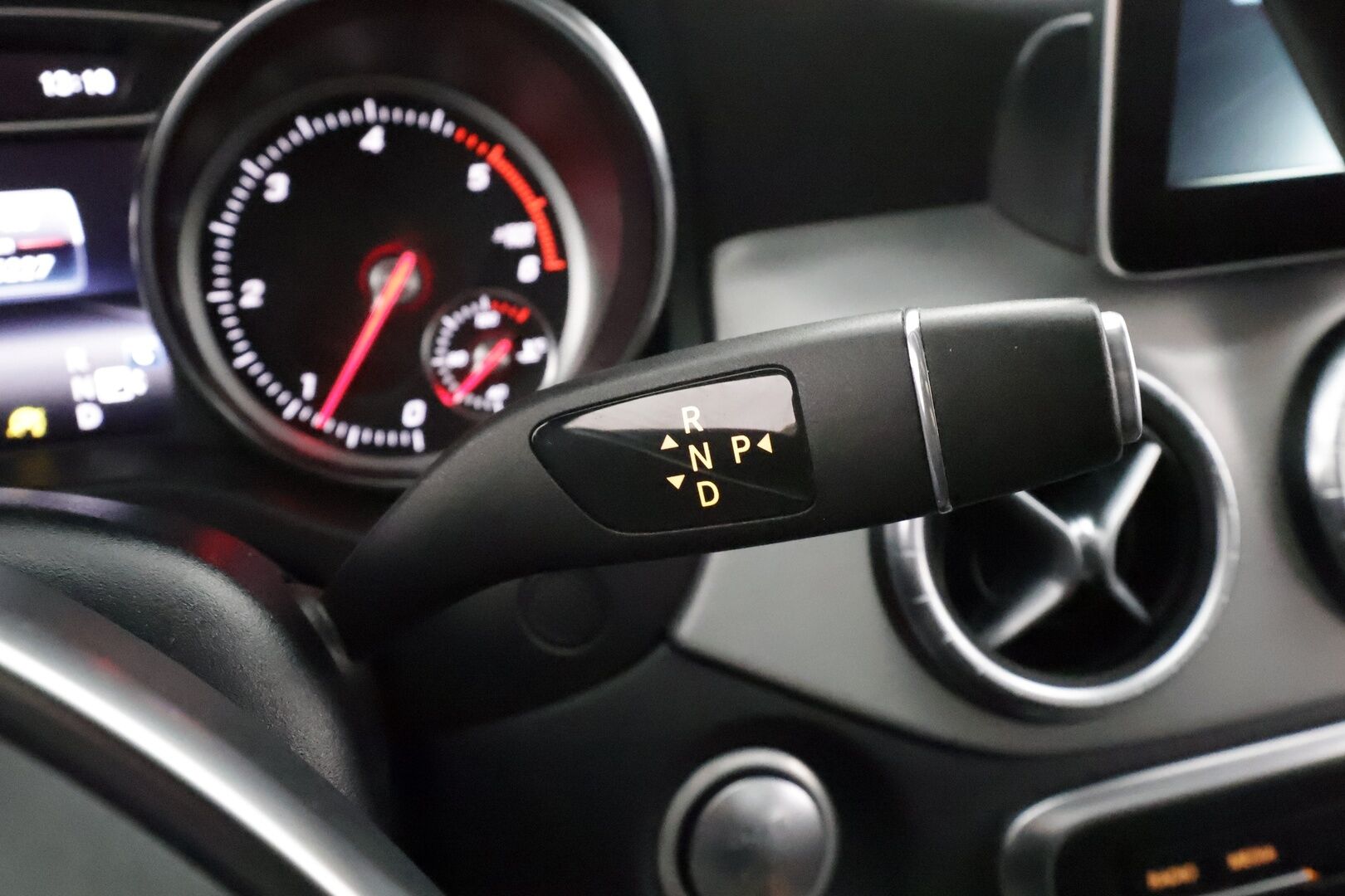 Mercedes-Benz CLA 2017 220 d 4Matic A Shooting Brake Business AMG * Koukku / LED-High Performance / Lohkolämmitin / Vakkari / Lasikattoluukku * - P.Kamera / Sportpenkit / Kahdet renkaat