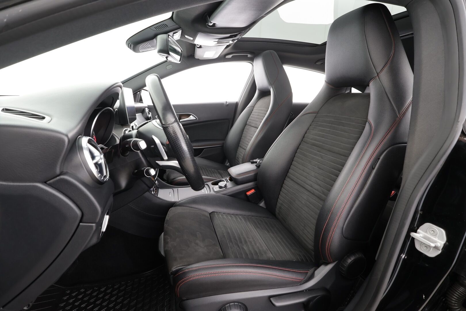 Mercedes-Benz CLA 2017 220 d 4Matic A Shooting Brake Business AMG * Koukku / LED-High Performance / Lohkolämmitin / Vakkari / Lasikattoluukku * - P.Kamera / Sportpenkit / Kahdet renkaat