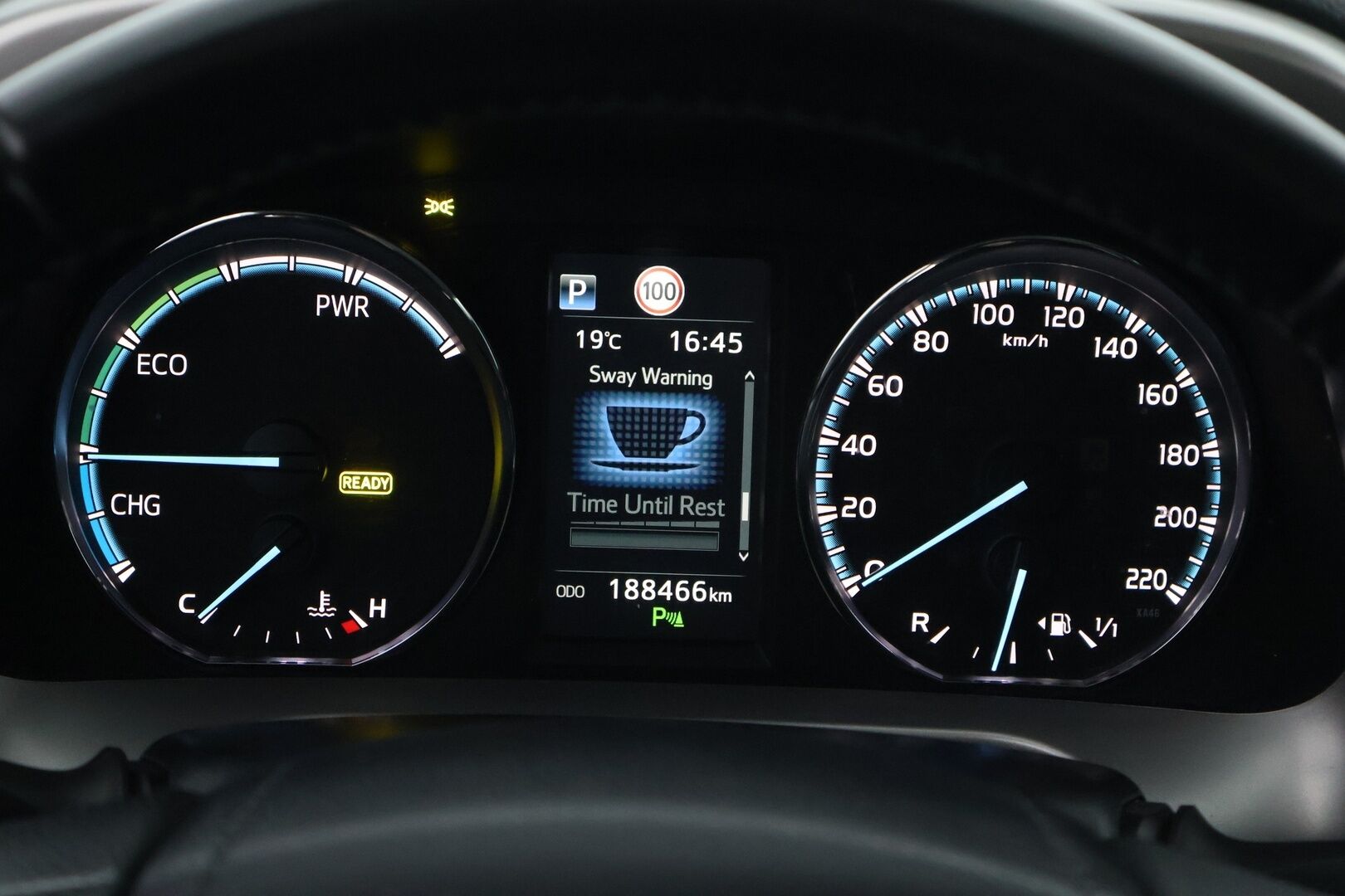 Toyota RAV4 2016 2.5 Hybrid AWD Style - Adapt.Vakkari / Peruutuskamera / Vetokoukku / Adapt.LED / Lohko & Sisäpistoke / Sähköluukku / Siisti yksilö!