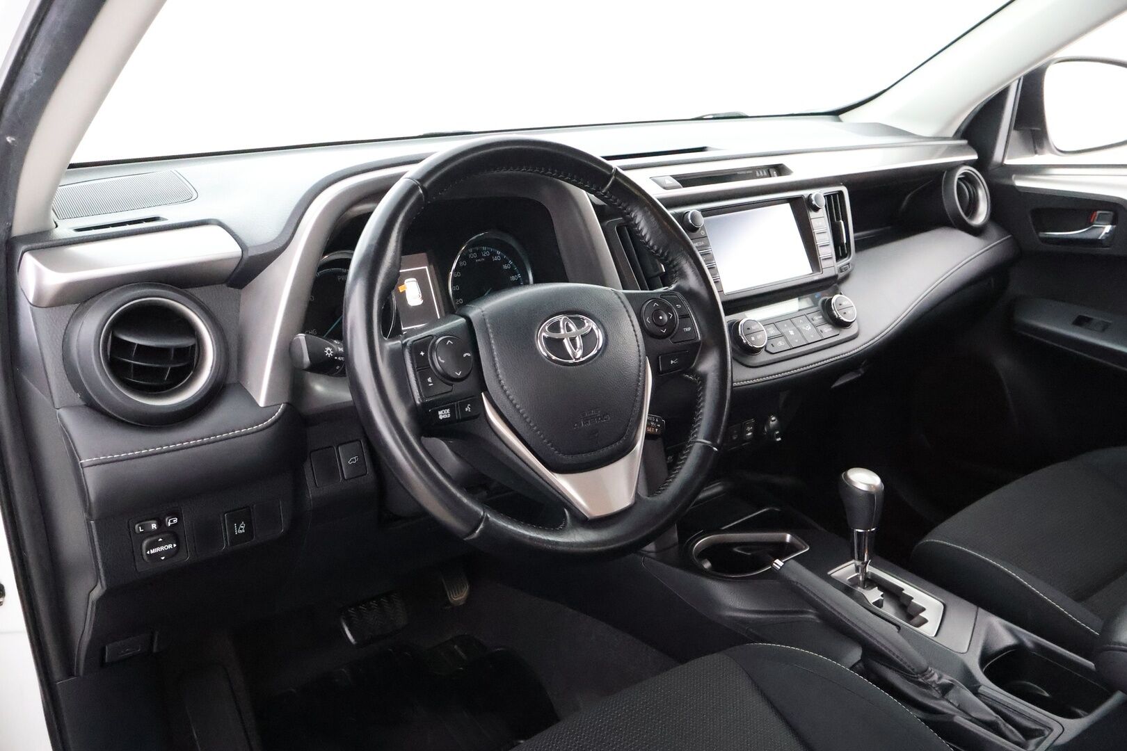 Toyota RAV4 2016 2.5 Hybrid AWD Style - Adapt.Vakkari / Peruutuskamera / Vetokoukku / Adapt.LED / Lohko & Sisäpistoke / Sähköluukku / Siisti yksilö!