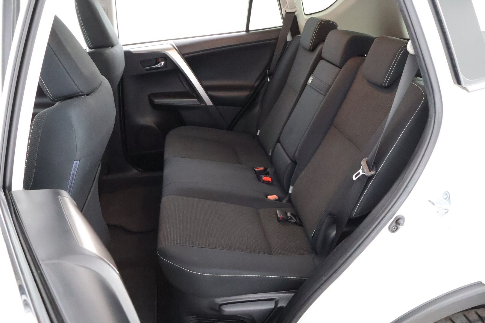 Toyota RAV4 2016 2.5 Hybrid AWD Style - Adapt.Vakkari / Peruutuskamera / Vetokoukku / Adapt.LED / Lohko & Sisäpistoke / Sähköluukku / Siisti yksilö!