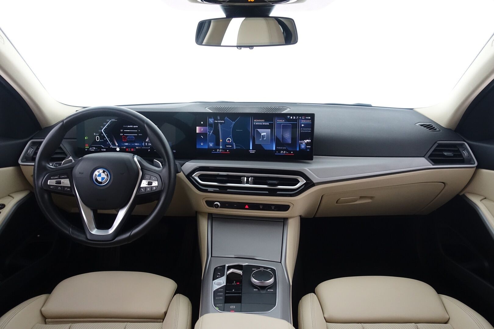 BMW 330 2024 e G20 Sedan  xDrive A Charged Edition - | WideScreen | Suomi-Auto | LED | Lisälämmitin | P.tutkat | Navi | Vaaleat nahat | 2x renkaat vanteilla |