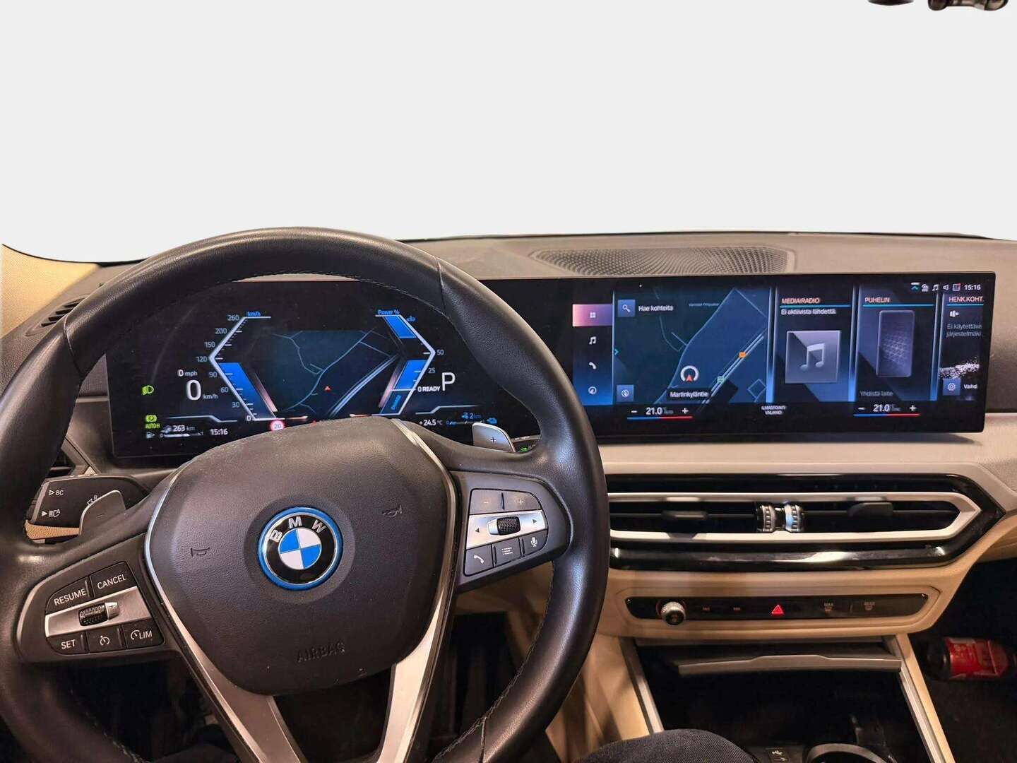 BMW 330 2024 e G20 Sedan  xDrive A Charged Edition - Suomi-Auto | Digimittaristo | LED | Lisälämmitin | P.tutkat | Navi | Vaaleat nahat | 2x renkaat vanteilla |