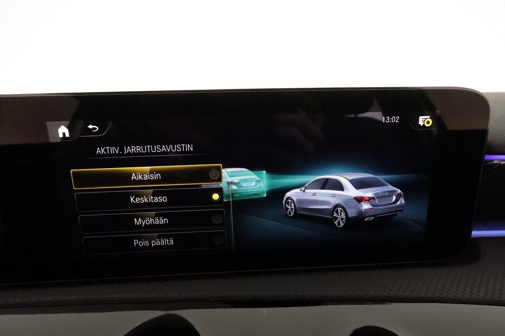 MERCEDES-BENZ A 2021 250 e A sedan Business Style EQ Power *Hierovat&Ilmastoidut Sporttinahat / Widescreen / ACC / Multibeam / 360° / Navi* - Akku kuntotarkastettu SoH 94,4% / Kahdet Renkaat