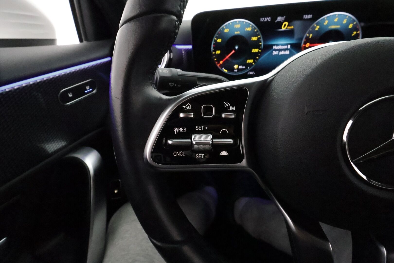 MERCEDES-BENZ A 2021 250 e A sedan Business Style EQ Power *Hierovat&Ilmastoidut Sporttinahat / Widescreen / ACC / Multibeam / 360° / Navi* - Akku kuntotarkastettu SoH 94,4% / Kahdet Renkaat