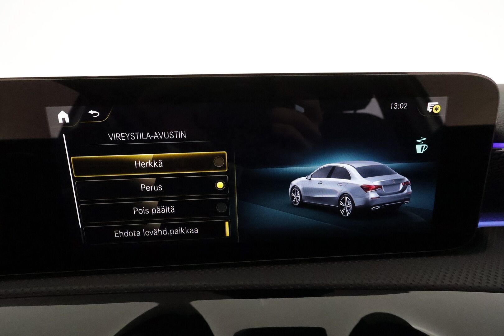 MERCEDES-BENZ A 2021 250 e A sedan Business Style EQ Power *Hierovat&Ilmastoidut Sporttinahat / Widescreen / ACC / Multibeam / 360° / Navi* - Akku kuntotarkastettu SoH 94,4% / Kahdet Renkaat