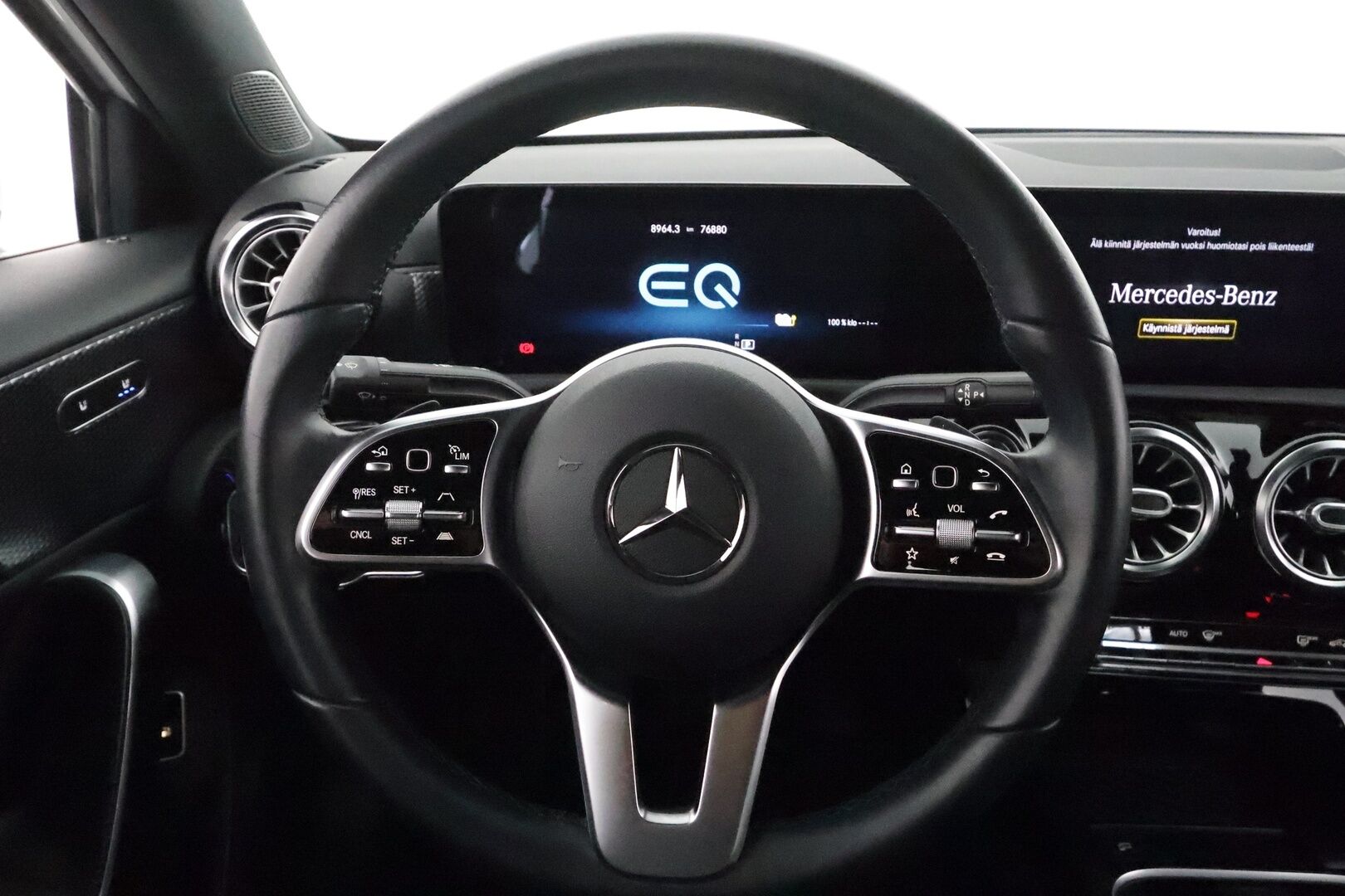 MERCEDES-BENZ A 2021 250 e A sedan Business Style EQ Power *Hierovat&Ilmastoidut Sporttinahat / Widescreen / ACC / Multibeam / 360° / Navi* - Akku kuntotarkastettu SoH 94,4% / Kahdet Renkaat