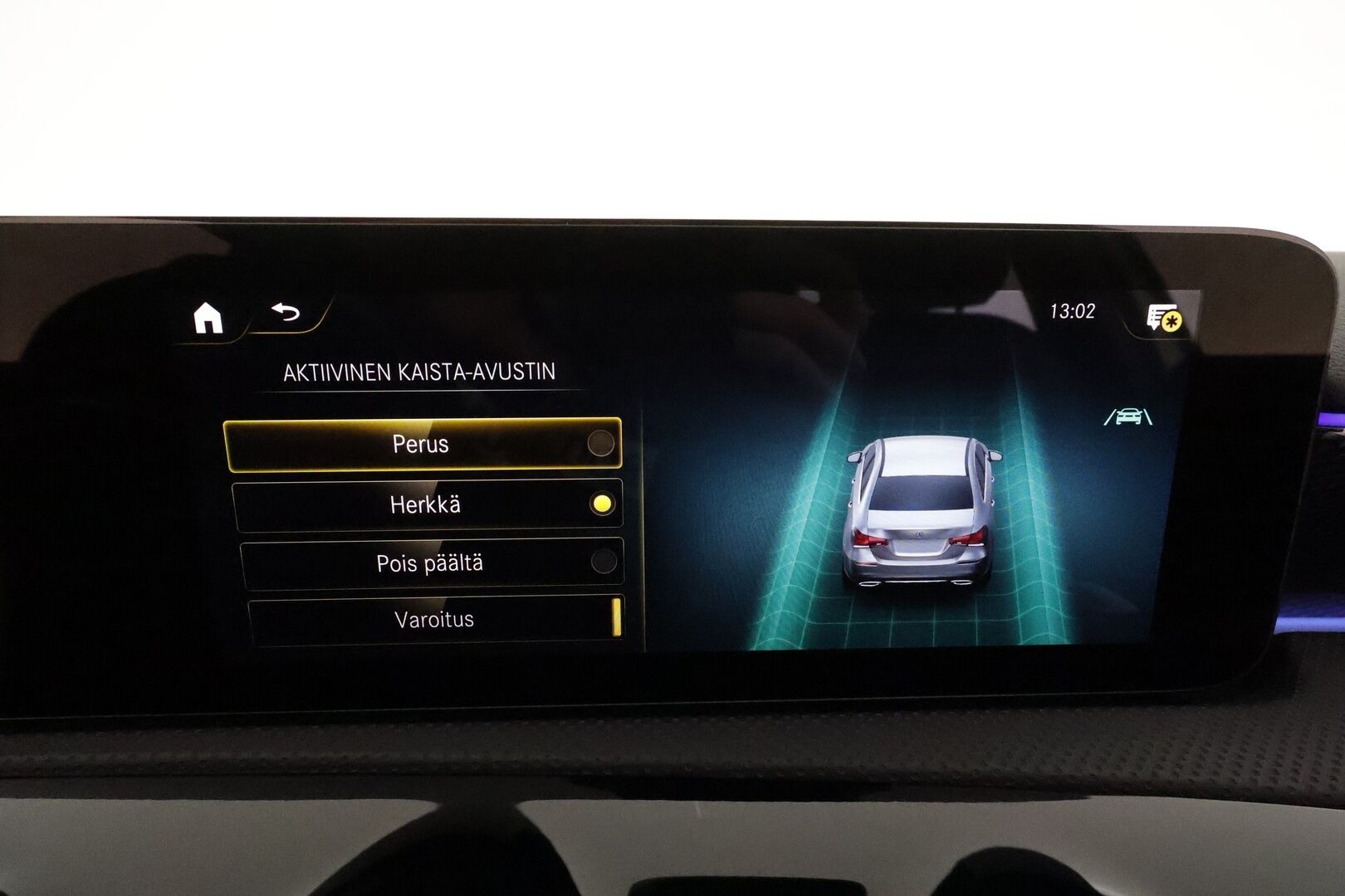MERCEDES-BENZ A 2021 250 e A sedan Business Style EQ Power *Hierovat&Ilmastoidut Sporttinahat / Widescreen / ACC / Multibeam / 360° / Navi* - Akku kuntotarkastettu SoH 94,4% / Kahdet Renkaat