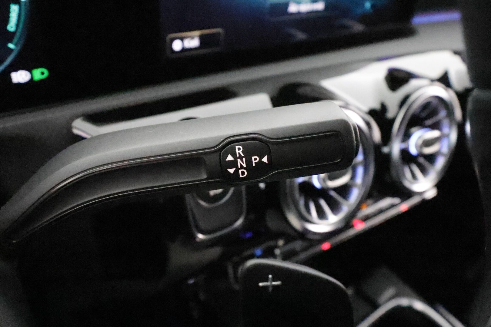 MERCEDES-BENZ A 2021 250 e A sedan Business Style EQ Power *Hierovat&Ilmastoidut Sporttinahat / Widescreen / DTR+Q / Kessy / Multibeam / 360° / Navi* - SOH 94,4% / HUIPPUVARUSTEET / Siistikuntoinen - Osta nyt, maksa vasta ensi vuonna