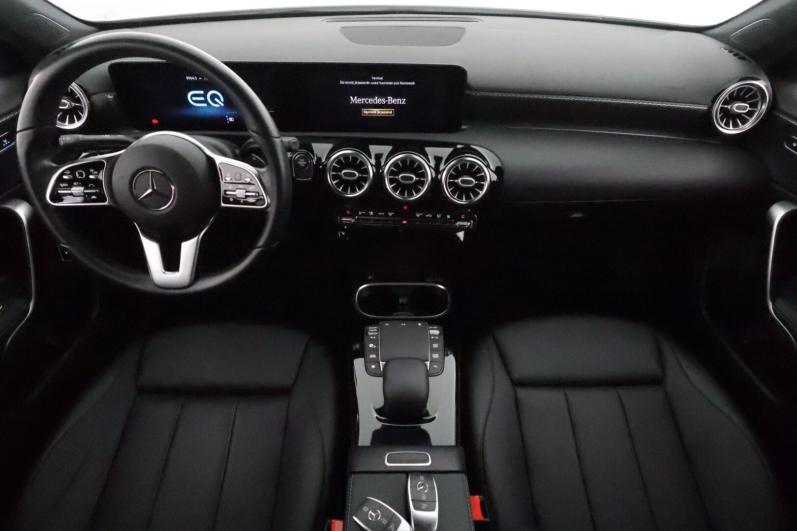 MERCEDES-BENZ A 2021 250 e A sedan Business Style EQ Power *Hierovat&Ilmastoidut Sporttinahat / Widescreen / ACC / Multibeam / 360° / Navi* - Akku kuntotarkastettu SoH 94,4% / Kahdet Renkaat