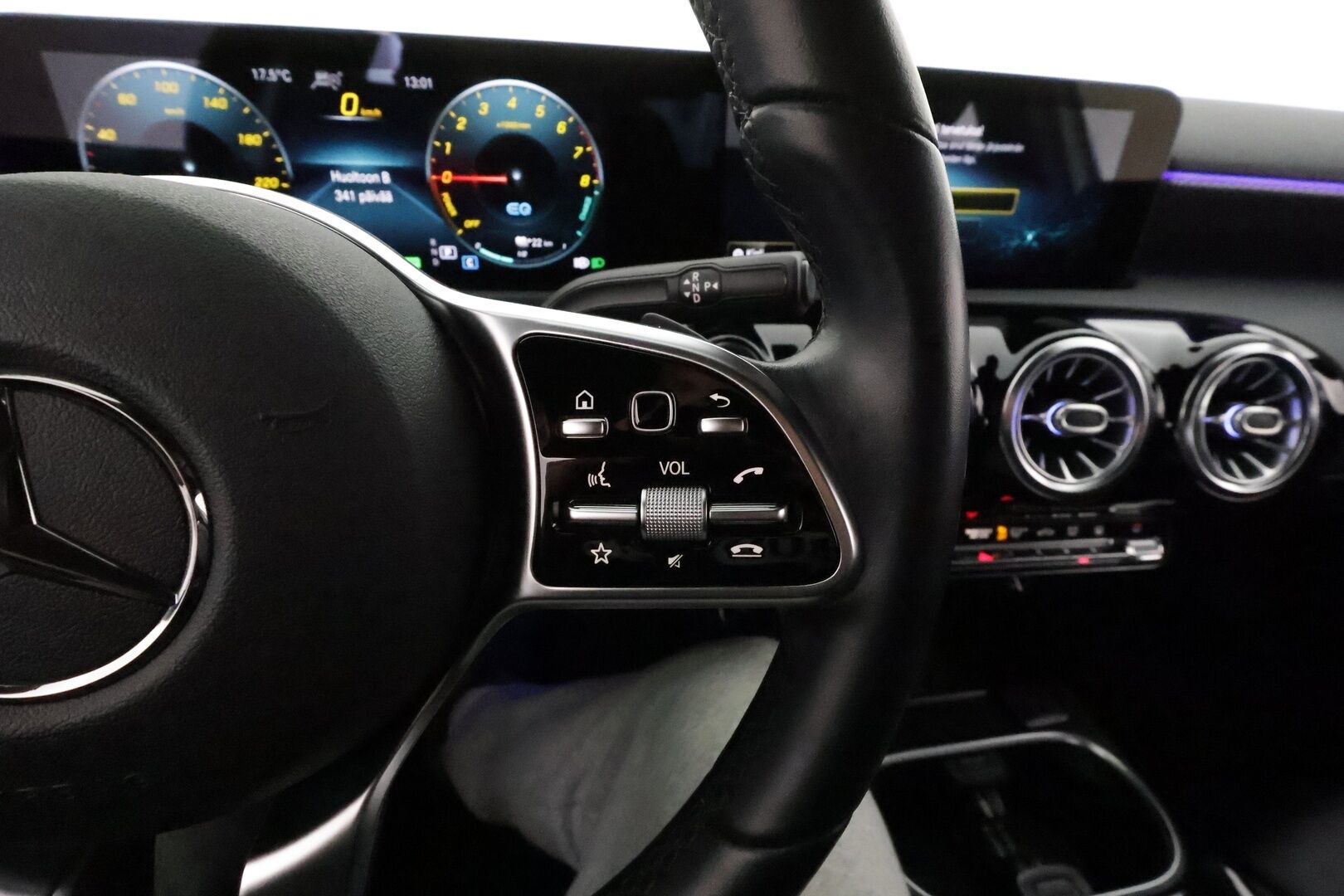 MERCEDES-BENZ A 2021 250 e A sedan Business Style EQ Power *Hierovat&Ilmastoidut Sporttinahat / Widescreen / ACC / Multibeam / 360° / Navi* - Akku kuntotarkastettu SoH 94,4% / Kahdet Renkaat