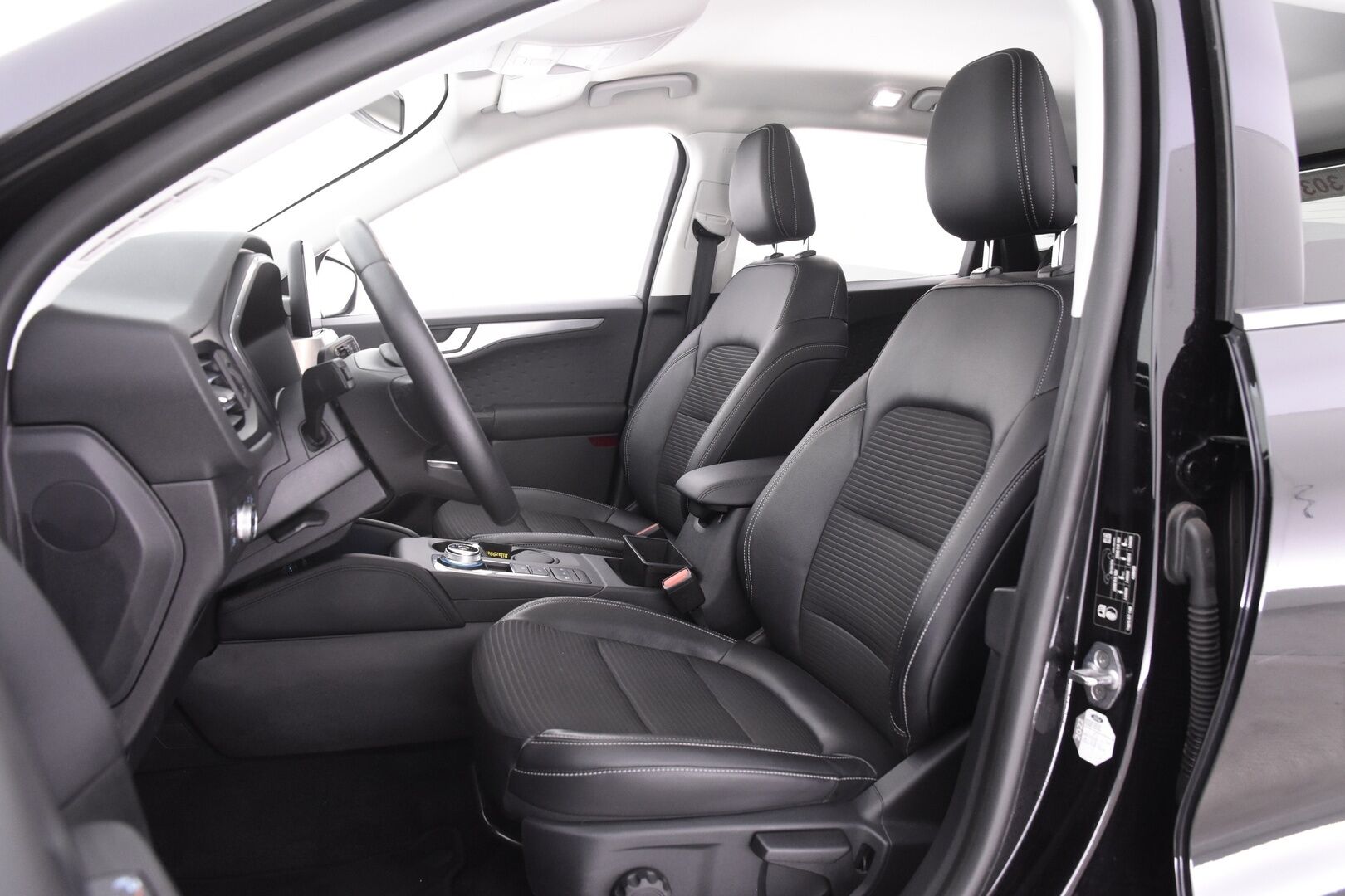 FORD KUGA 2020 2,5 (PHEV) 225hv CVT FWD Titanium X 5-ovinen - Keyless | B&O | Osa-nahat | Läm. Ratti