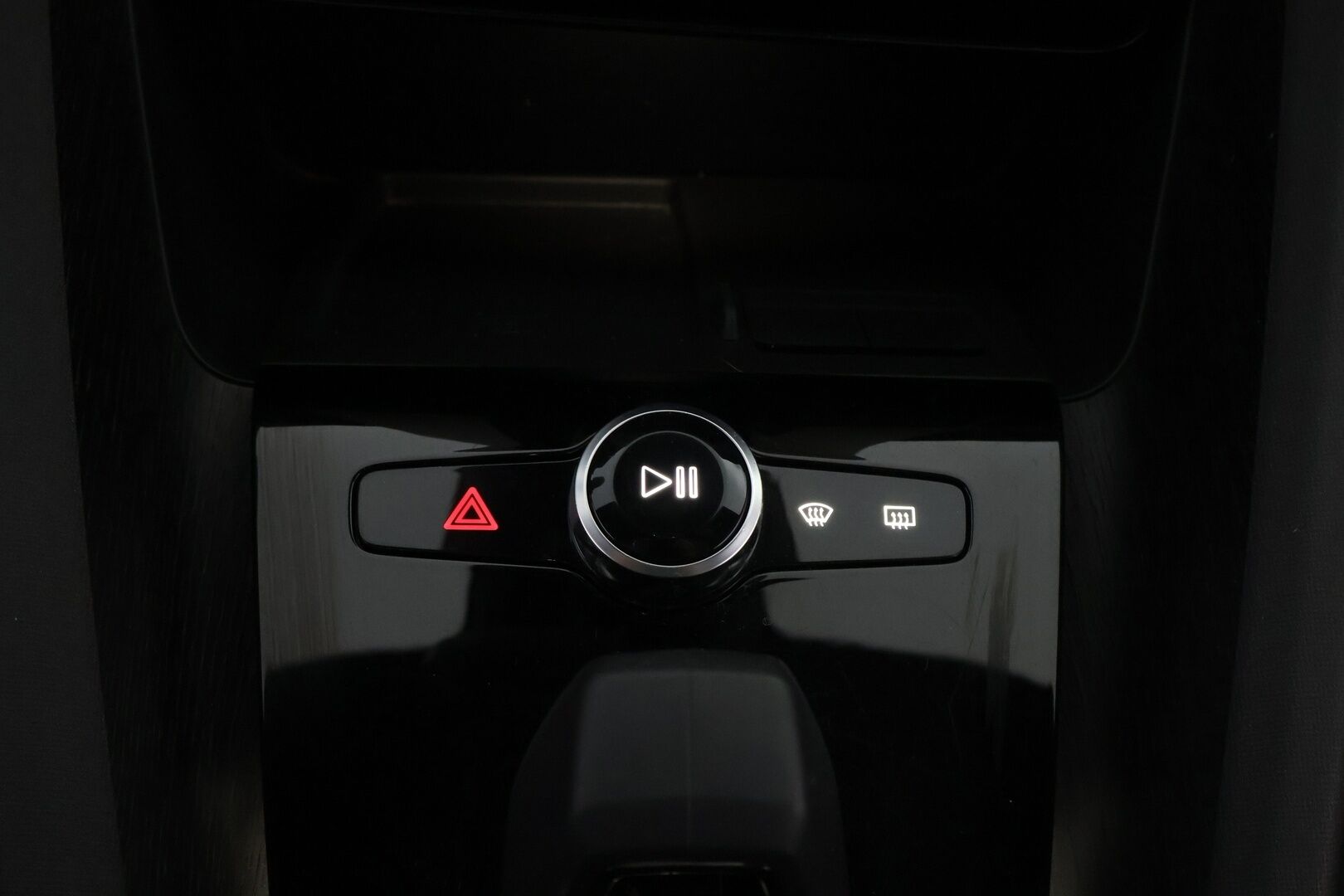 Polestar 2 2021 Launch Edition, 300kW, 78kWh * Pilot&Plus / Pixel LED / Panorama / H&K / Vetokoukku / Peruutuskamera / 360° Kamera - Tulossa Myyntiin!