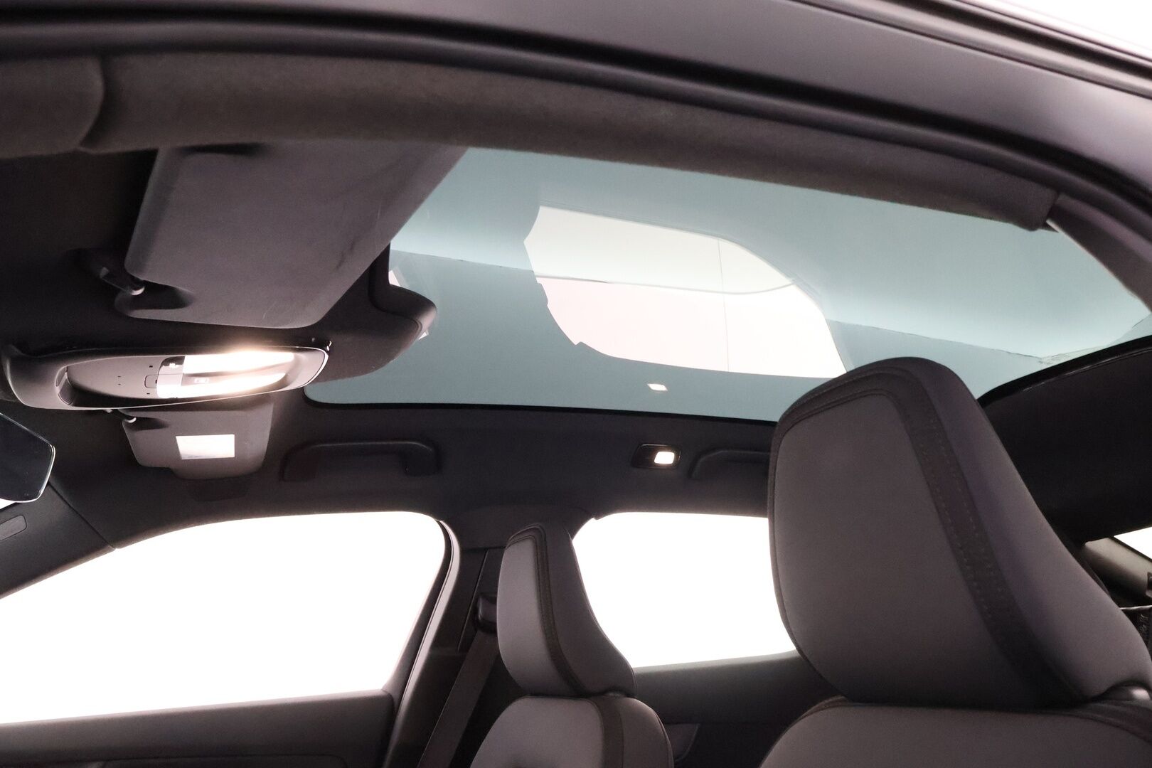 Polestar 2 2021 Launch Edition, 300kW, 78kWh * Pilot&Plus / Pixel LED / Panorama / H&K / Vetokoukku / Peruutuskamera / 360° Kamera - Tulossa Myyntiin!