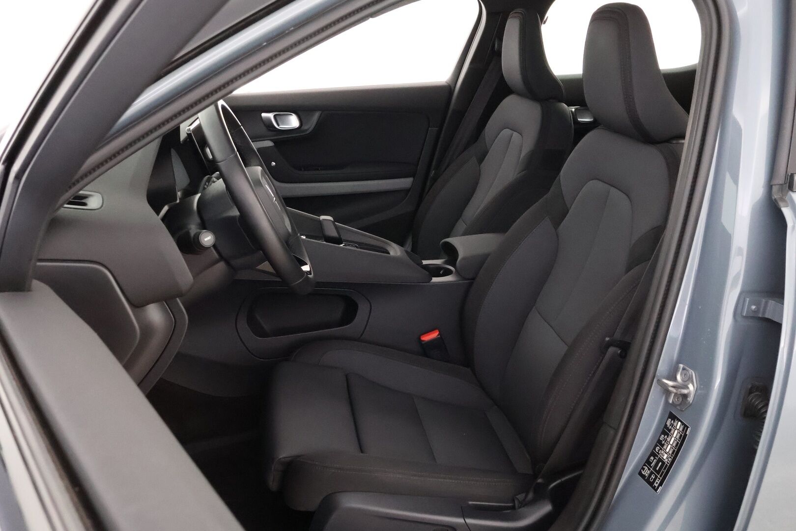 Polestar 2 2021 Launch Edition, 300kW, 78kWh * Pilot&Plus / Pixel LED / Panorama / H&K / Vetokoukku / Peruutuskamera / 360° Kamera - Tulossa Myyntiin!