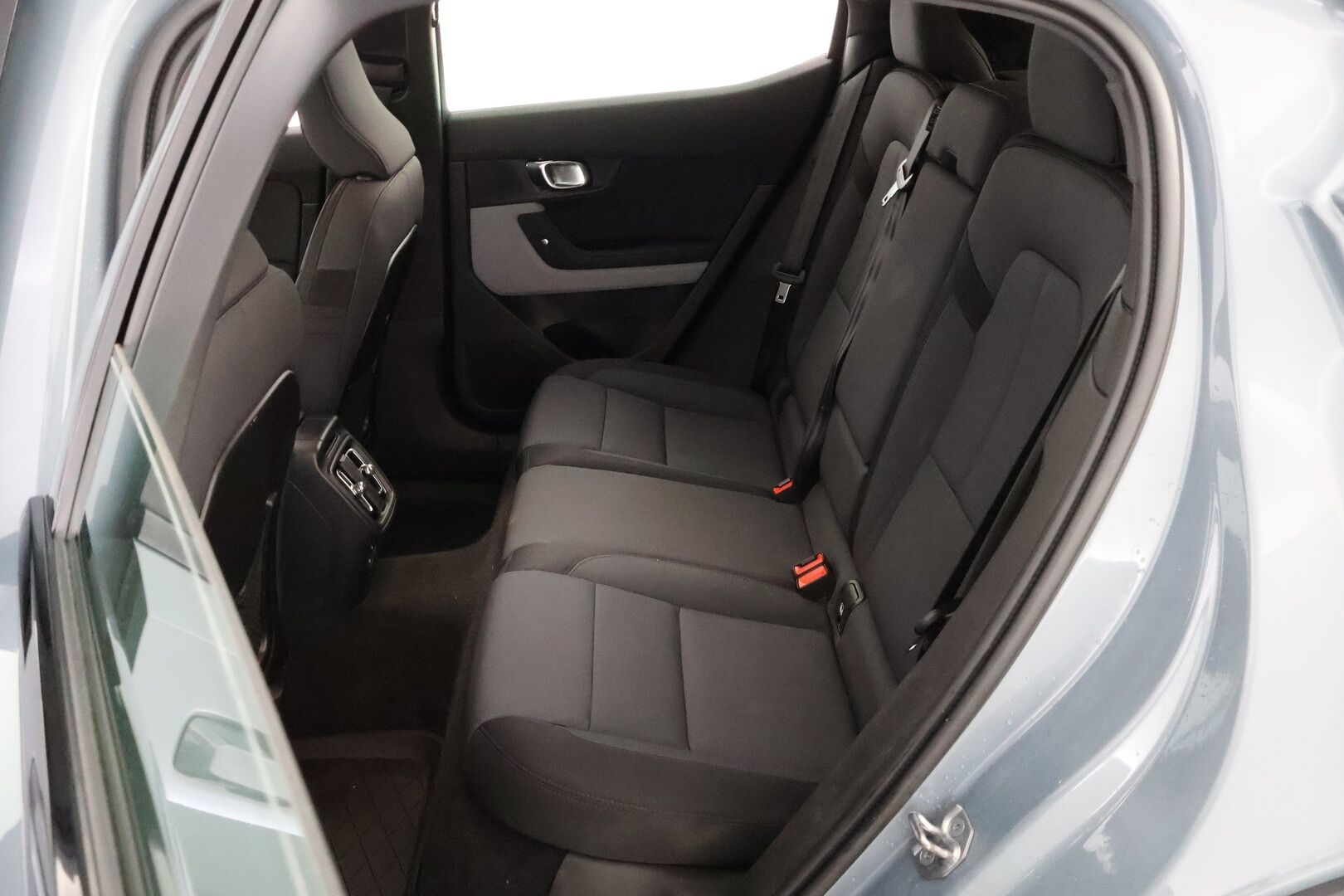 Polestar 2 2021 Launch Edition, 300kW, 78kWh * Pilot&Plus / Pixel LED / Panorama / H&K / Vetokoukku / Peruutuskamera / 360° Kamera - Tulossa Myyntiin!