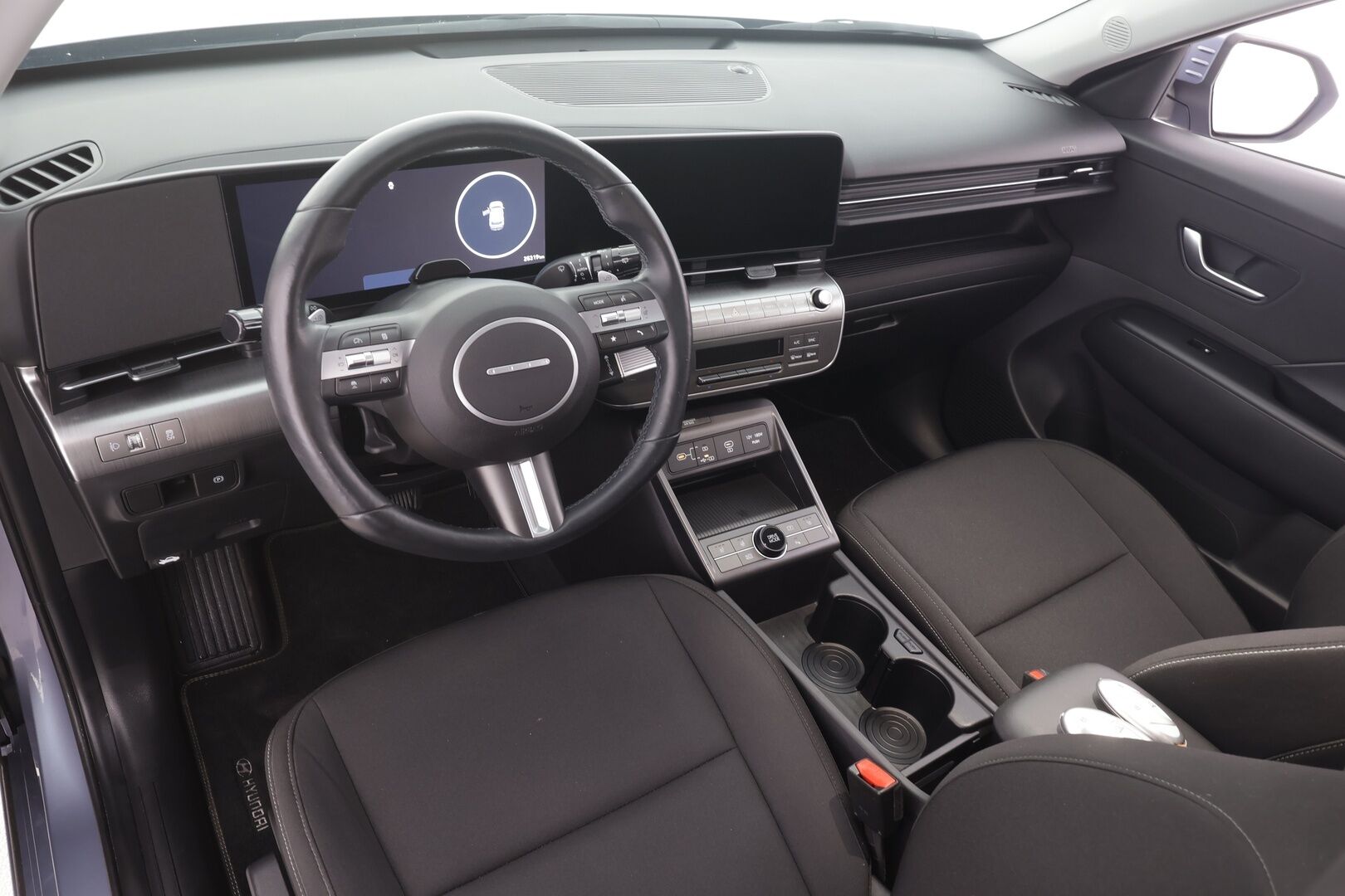 Hyundai KONA Electric 2024 48 kWh 156 hv Comfort - | ACC | ILP | P.kamera | HDA | Keyless | LED | Lämm. ratti | Apple & Android | Navi | 1-om suomiauto | Merkkihuollot | 2x renkaat aluin | 