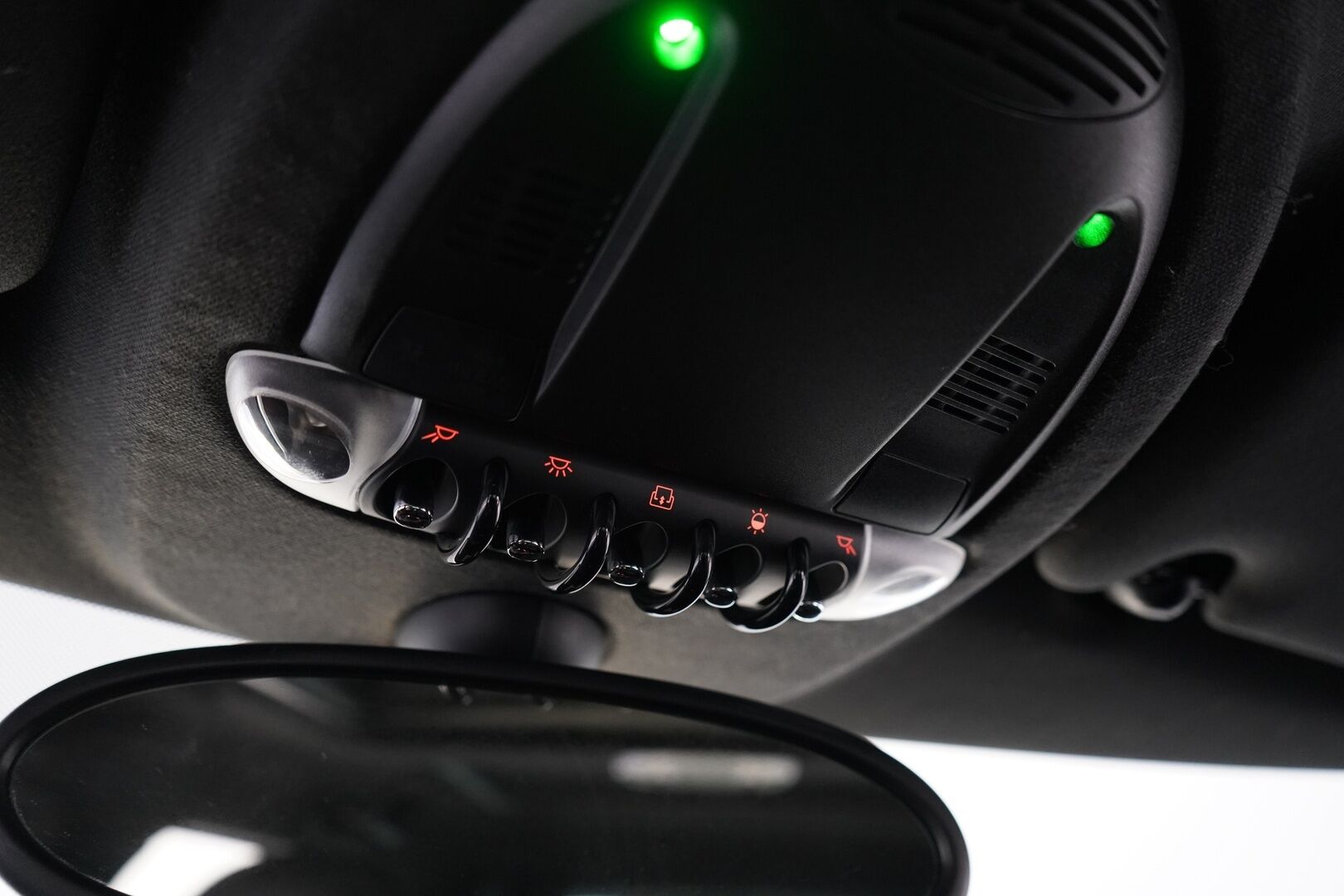 Mini Countryman 2015 Cooper S ALL4 A Sport Lane * Vakkari / Tutkat / Kattoluukku / Nahat / Lämpölasi * - Kahdet renkaat alumiinivanteilla / Viimeisin huolto 9.25 / Ketju vaihdettu / Puhdas Carvertical / NELIVETO