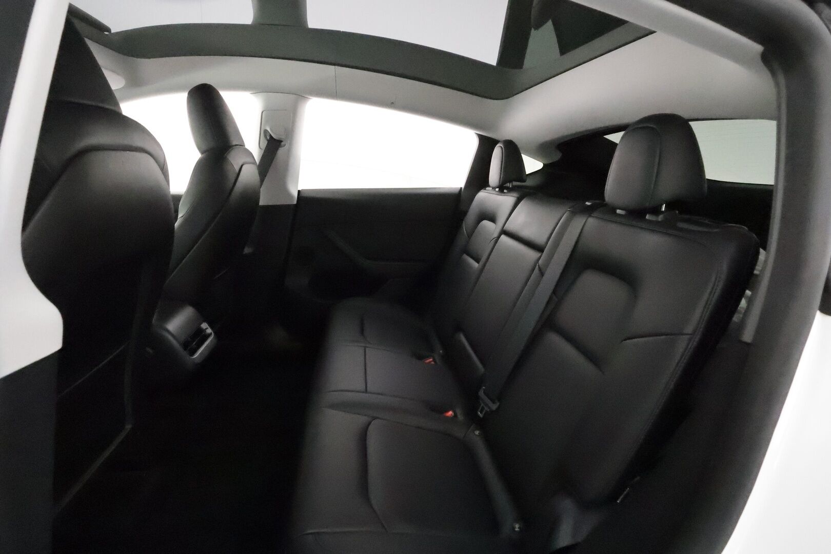 Tesla Model Y 2022 Performance **Lasikatto / Lämpöpumppu / Koukku / Adapt.Vakkari / Matrix-LED / P.Kamera / Muistipenkki / Premium Audio** - 3,99 % KORKOTARJOUS TÄHÄN AUTOON 31.8. ASTI! - Kahdet Renkaat