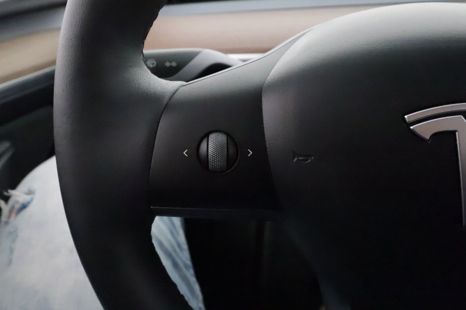 Tesla Model Y 2022 Performance **Lasikatto / Lämpöpumppu / Koukku / Adapt.Vakkari / Matrix-LED / P.Kamera / Muistipenkki / Premium Audio** - 3,99 % KORKOTARJOUS TÄHÄN AUTOON 31.8. ASTI! - Kahdet Renkaat