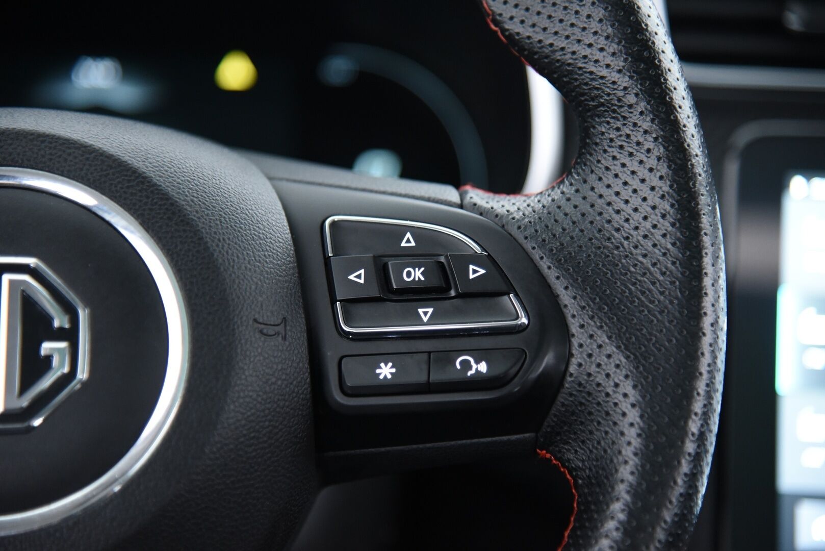 MG ZS 2022 EV Long Range / Adapt.vakkari / Panorama / 360-kamera / Led / i-Smart - Luxury varusteilla! / isolla long range akustolla! / Juuri huollettu merkkiliikkeessä