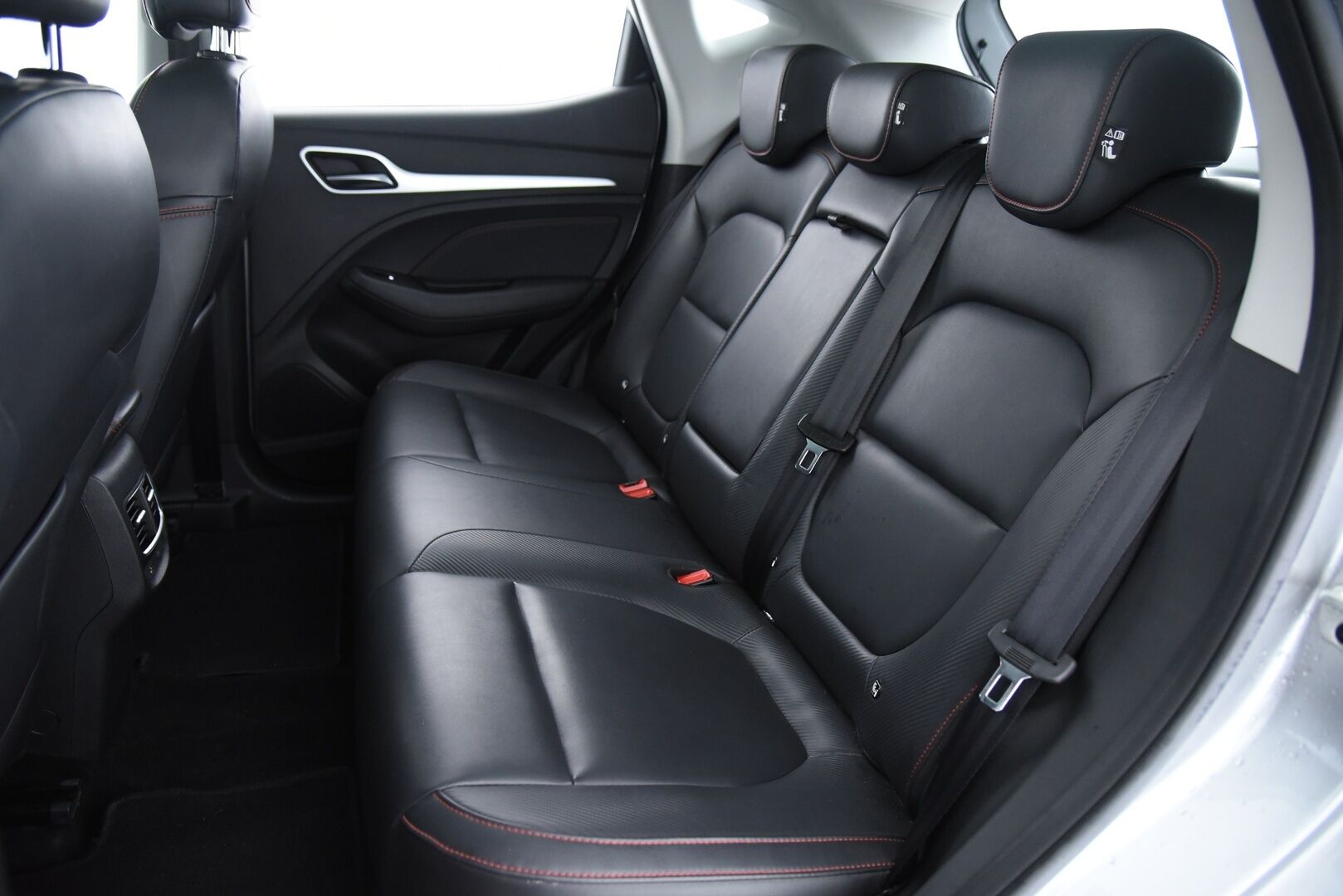 MG ZS 2022 EV Long Range / Adapt.vakkari / Panorama / 360-kamera / Led / i-Smart - Luxury varusteilla! / isolla long range akustolla! / Juuri huollettu merkkiliikkeessä