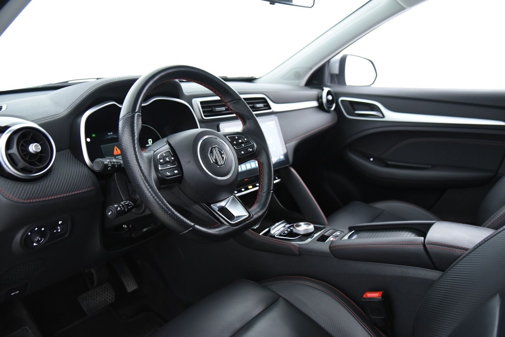 MG ZS 2022 EV Long Range / Adapt.vakkari / Panorama / 360-kamera / Led / i-Smart - Luxury varusteilla! / isolla long range akustolla! / Juuri huollettu merkkiliikkeessä