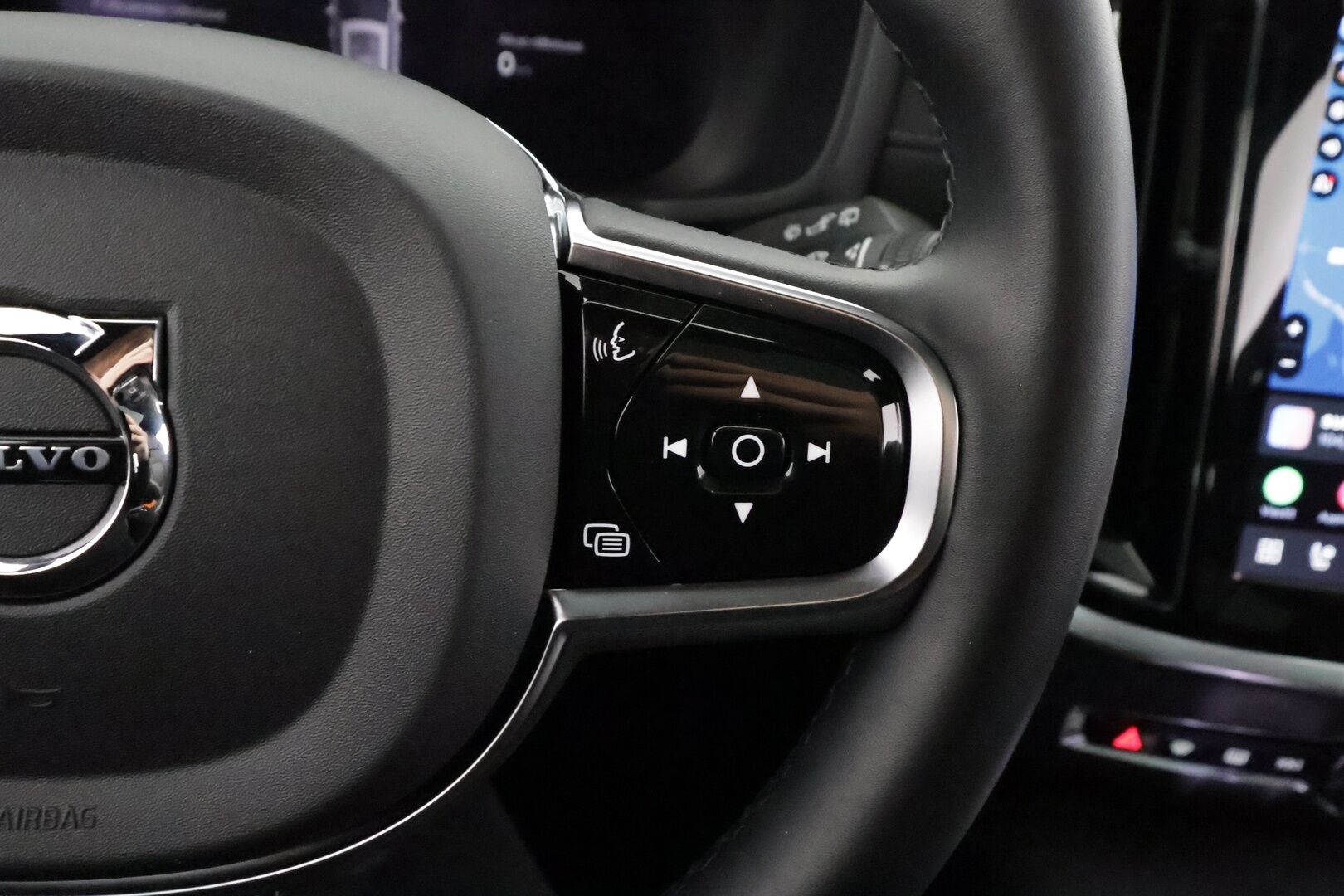 Volvo V60 2024 T6 AWD Long Range Ultimate Dark aut. - | ACC | Koukku | HUD | Panorama | Muistipenkit | H/K | Full-LED | 360-Kamera | Keyless | Apple&Android | 1.Om suomi-auto | Kahdet Renkaat | Merkkihuollettu |