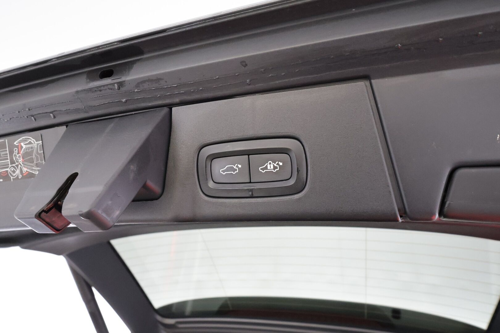 Volvo V90 2019 D3 R-Design aut - Webasto | HUD | ACC | Full-LED | Sportpenkit | Kamera | Kaistavahti | Navi | Keyless  | R-Design sisä- ja ulkopaketti | Kahdet renkaat alumiinivanteilla | Merkkihuollettu 