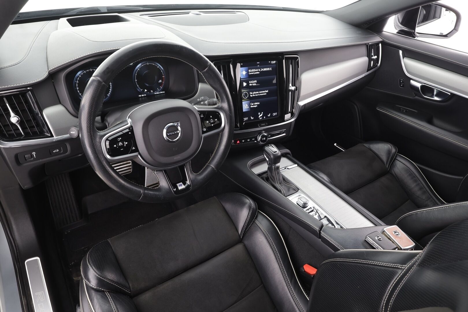 Volvo V90 2019 D3 R-Design aut - Webasto | HUD | ACC | Full-LED | Sportpenkit | Kamera | Kaistavahti | Navi | Keyless  | R-Design sisä- ja ulkopaketti | Kahdet renkaat alumiinivanteilla | Merkkihuollettu 