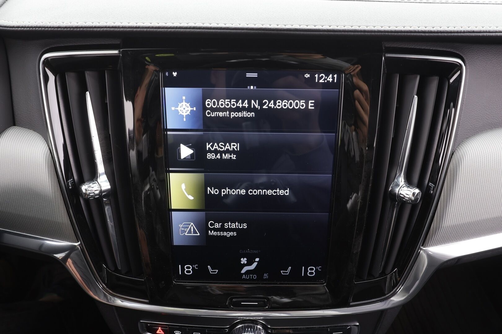 Volvo V90 2019 D3 R-Design aut - Webasto | HUD | ACC | Full-LED | Sportpenkit | Kamera | Kaistavahti | Navi | Keyless  | R-Design sisä- ja ulkopaketti | Kahdet renkaat alumiinivanteilla | Merkkihuollettu 