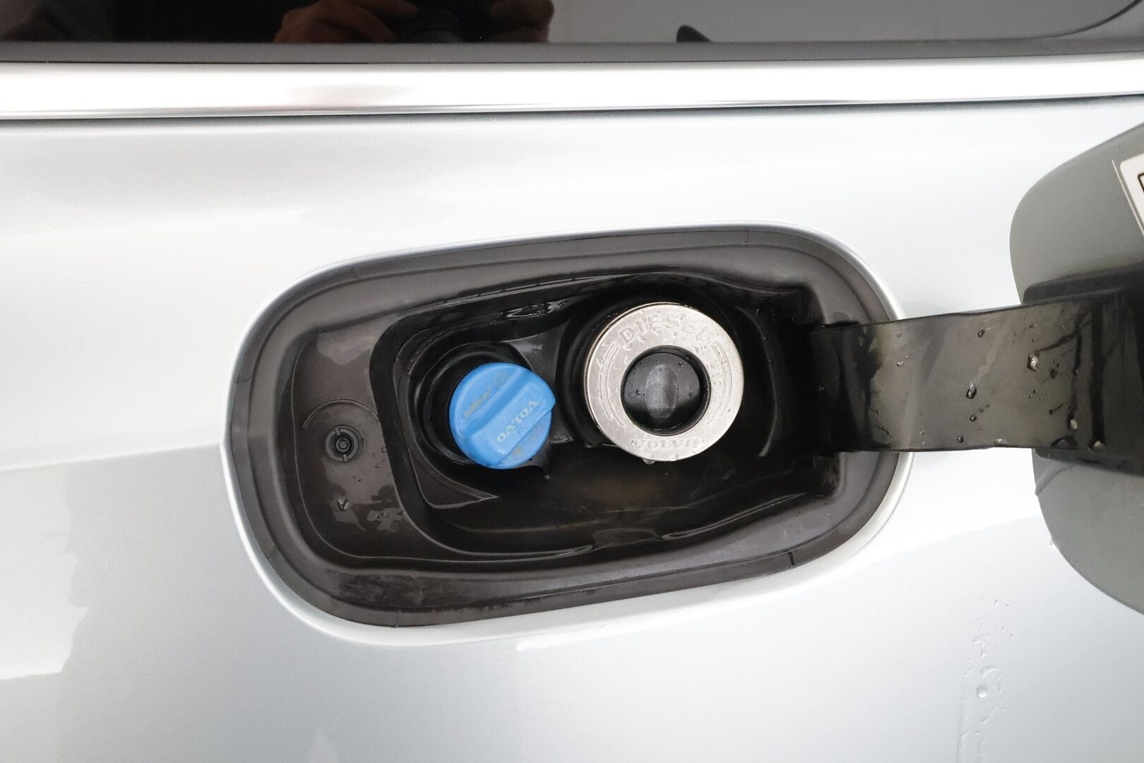 Volvo V90 2019 D3 R-Design aut - Webasto | HUD | ACC | Full-LED | Sportpenkit | Kamera | Kaistavahti | Navi | Keyless  | R-Design sisä- ja ulkopaketti | Kahdet renkaat alumiinivanteilla | Merkkihuollettu 