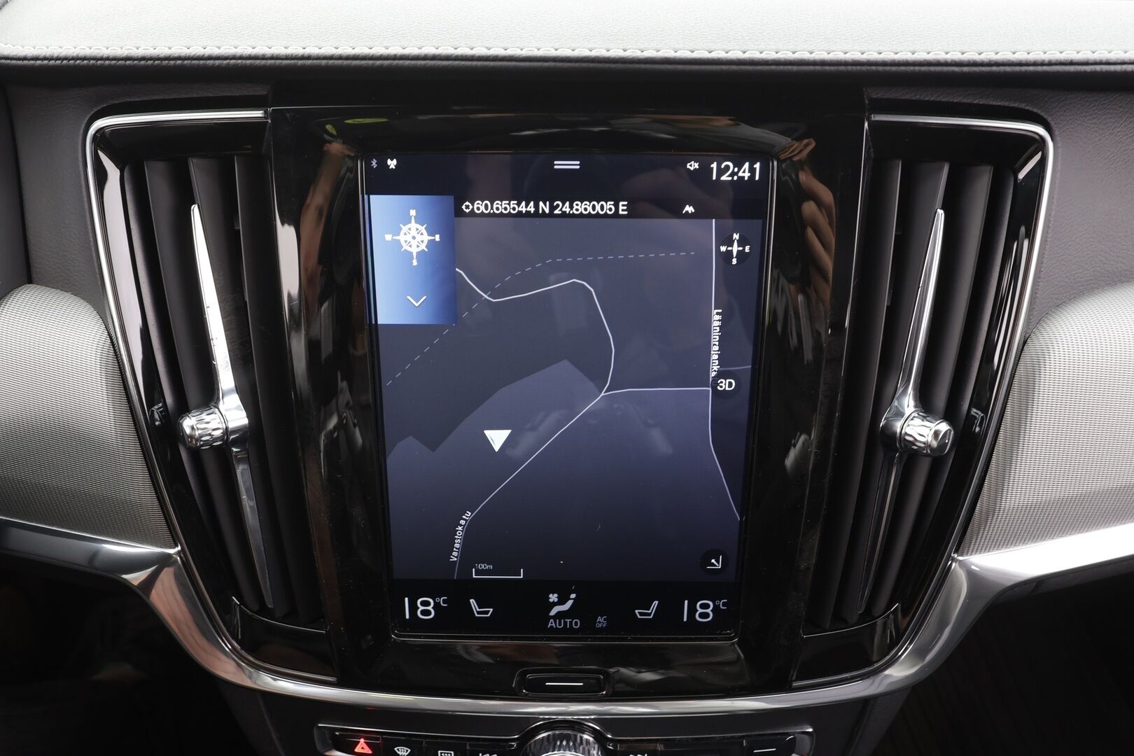 Volvo V90 2019 D3 R-Design aut - Webasto | HUD | ACC | Full-LED | Sportpenkit | Kamera | Kaistavahti | Navi | Keyless  | R-Design sisä- ja ulkopaketti | Kahdet renkaat alumiinivanteilla | Merkkihuollettu 