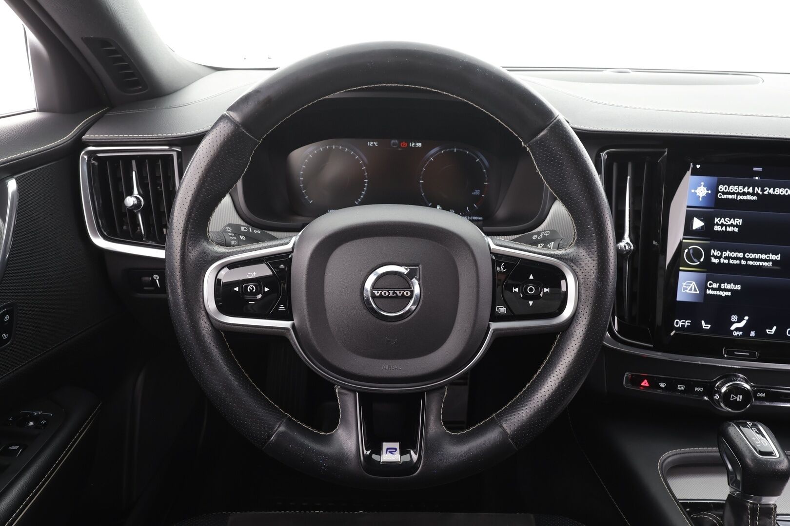 Volvo V90 2019 D3 R-Design aut - Webasto | HUD | ACC | Full-LED | Sportpenkit | Kamera | Kaistavahti | Navi | Keyless  | R-Design sisä- ja ulkopaketti | Kahdet renkaat alumiinivanteilla | Merkkihuollettu 