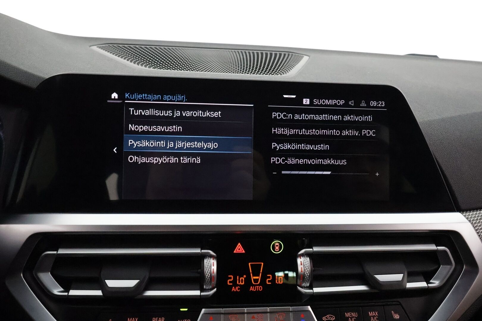 BMW 330 2021 G21 Touring 330e xDrive A Charged Edition M Sport - 3,99 % KORKOTARJOUS TÄHÄN AUTOON - Adapt.Vakkari / HiFi / Peruutuskamera / Ruskeat Sporttinahat / Vetokoukku / Ratinlämmitys / Professional Navi / Apple&Android / Näyttävä yksilö!