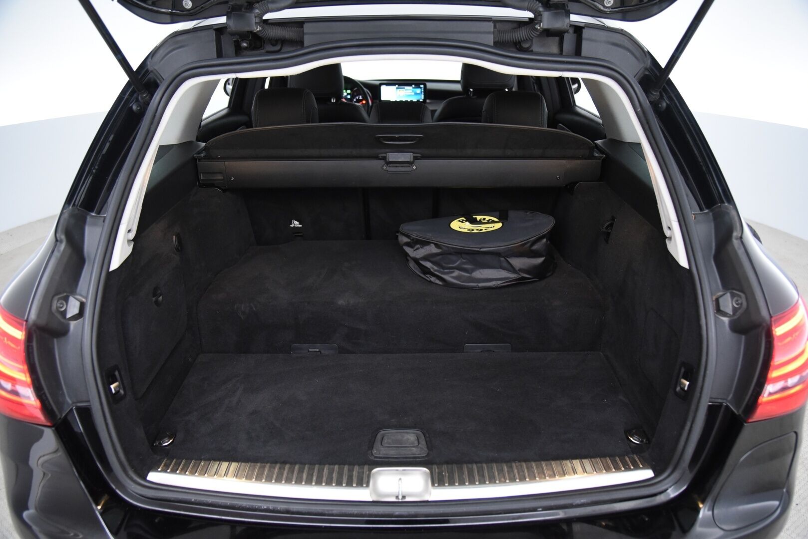 MERCEDES-BENZ C 2021 300e A Premium Business EQ Power / Vakkari / Navi / P.Kamera / Sähköluukku / Koukku - Akku kuntotarkastettu / 2x laturit / LED high performance - Osta nyt, maksa vasta ensi vuonna