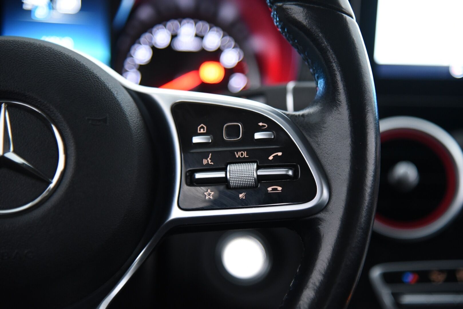 MERCEDES-BENZ C 2021 300e A Premium Business EQ Power / Vakkari / Navi / P.Kamera / Sähköluukku / Koukku - Akku kuntotarkastettu / 2x laturit / LED high performance - Osta nyt, maksa vasta ensi vuonna