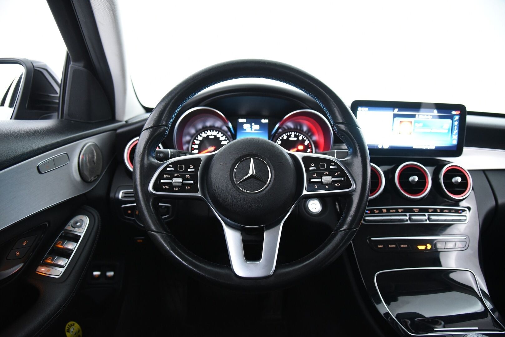 MERCEDES-BENZ C 2021 300e A Premium Business EQ Power / Vakkari / Navi / P.Kamera / Sähköluukku / Koukku - Akku kuntotarkastettu / 2x laturit / LED high performance - Osta nyt, maksa vasta ensi vuonna