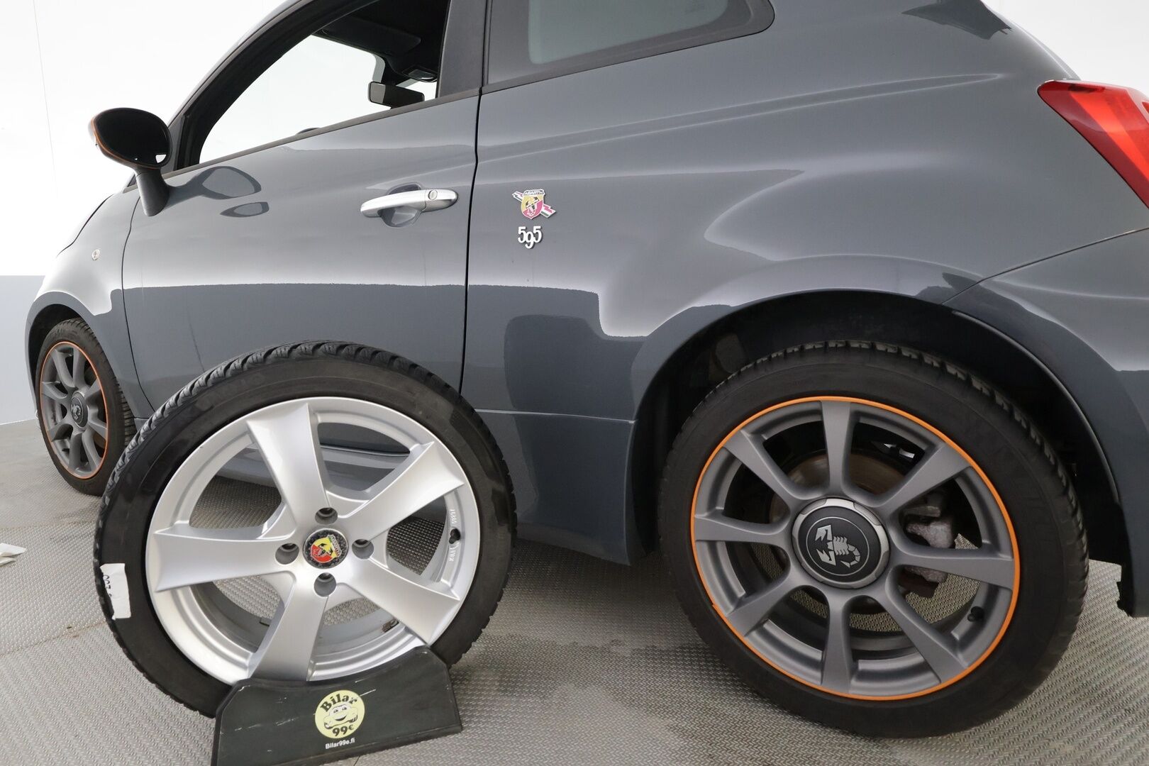 FIAT-ABARTH 500 2018 595 - Facelift | Digimittaristo | Bluetooth audio & Handsfree | Ahtopainemittari | Ilmastointi | 2x renkaat aluin | Huoltokirja | Näyttävä!